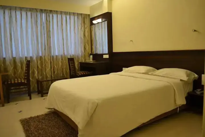 Колхапур: Hotel Green Land Elegant
