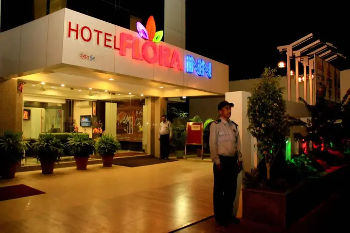 Нагпур: Hotel Flora Inn