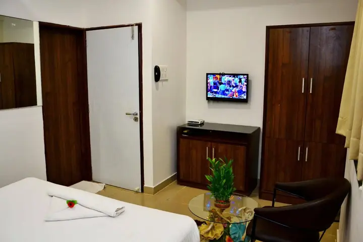 Нагпур: Hotel Flora Inn