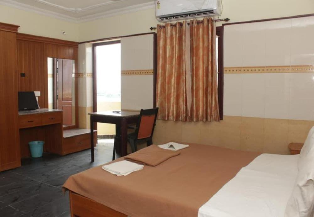 Рамешварам: OYO 24347 Hotel Sunrise View