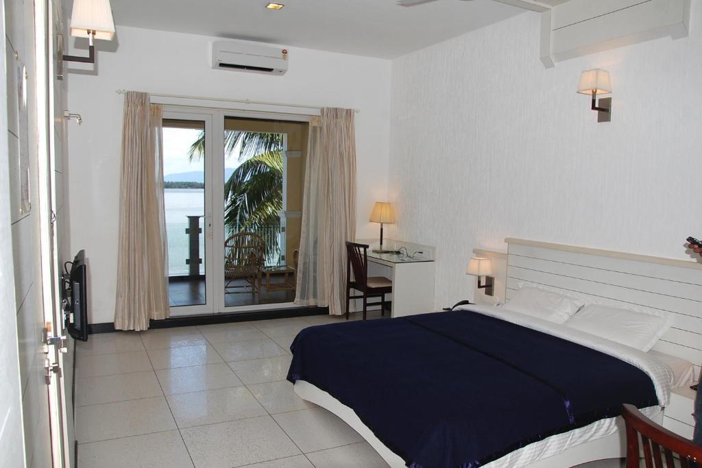 Гуджади: Blue Waters Resort