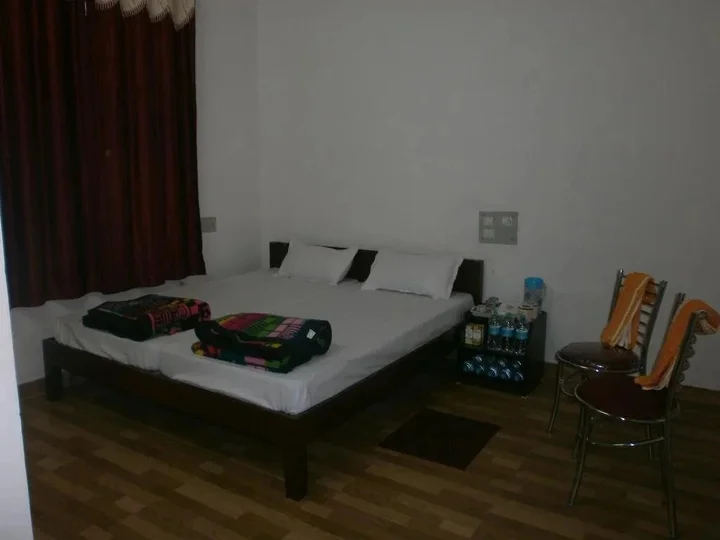 Сарнатх: Samrat Palace Guest House