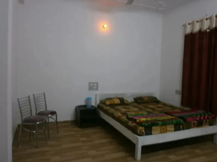 Сарнатх: Samrat Palace Guest House