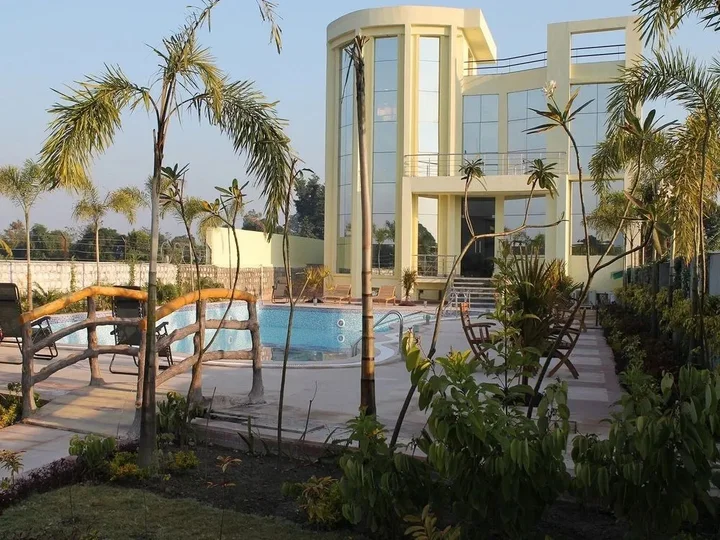 Бахадрабад: V Resorts Rajaji National Park