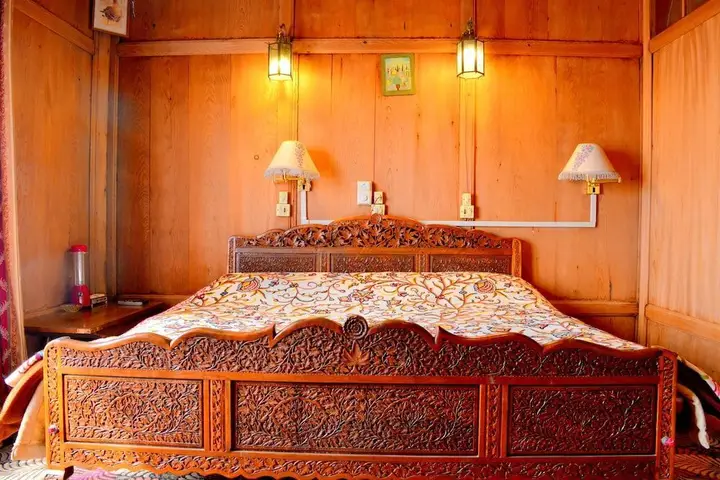 Golden Flower Heritage Houseboat — фото 5