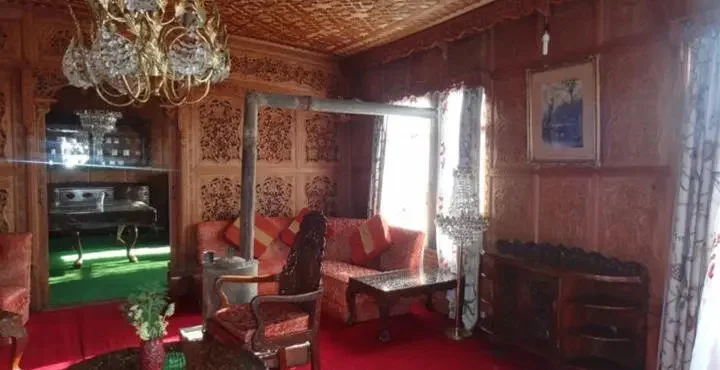 Шринагар: R. I. E. Heritage Group of  Houseboats Srinagar