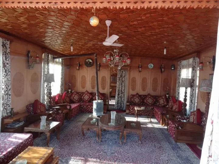 Шринагар: R. I. E. Heritage Group of Houseboats Srinagar