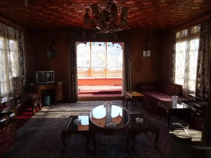 Шринагар: R. I. E. Heritage Group of Houseboats Srinagar