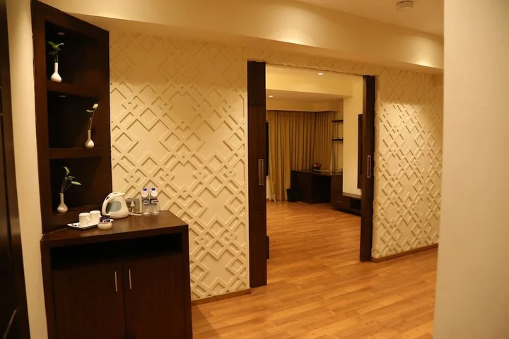 Белагави: Hotel EEFA