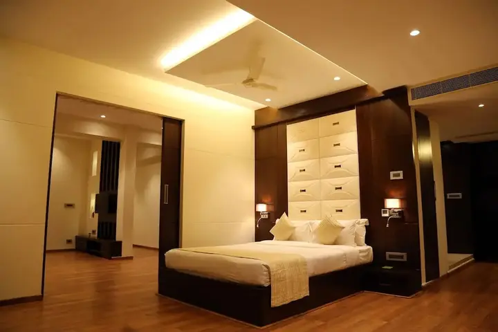 Белагави: Hotel EEFA