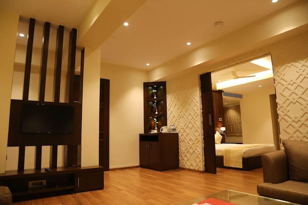 Белагави: Hotel EEFA