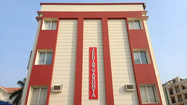 Пури: Hotel Jeevan Sandhya