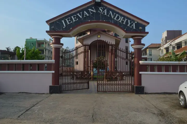 Пури: Hotel Jeevan Sandhya
