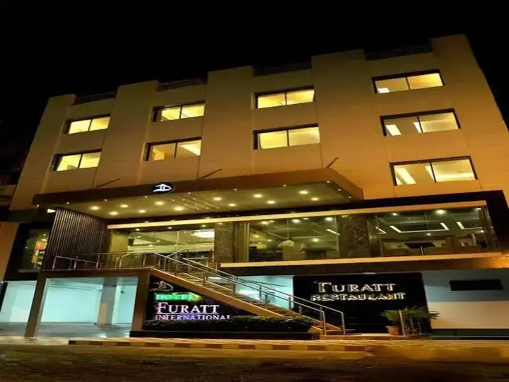Вадодара: Hotel Furatt International