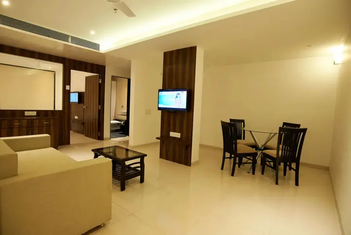 Ширди: Hotel G-Square