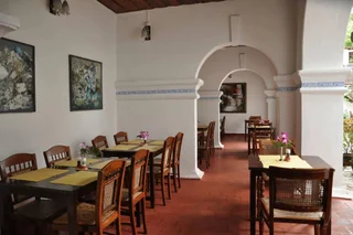 Коччи: The Old Courtyard Hotel
