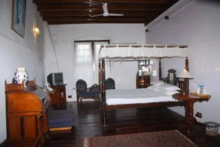 Коччи: The Old Courtyard Hotel