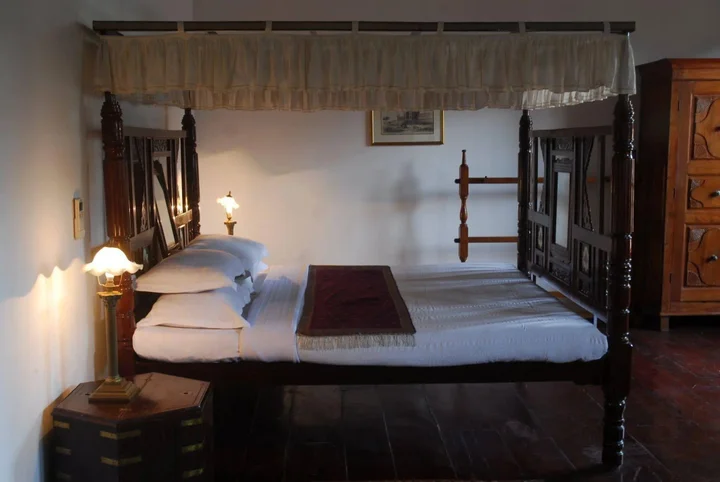 Коччи: The Old Courtyard Hotel