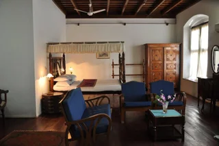 Коччи: The Old Courtyard Hotel