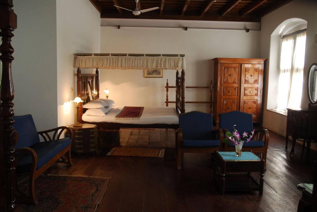 Коччи: The Old Courtyard Hotel