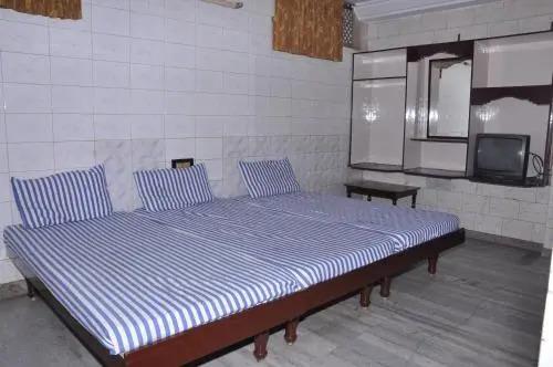 Пунди: Abirami Inn