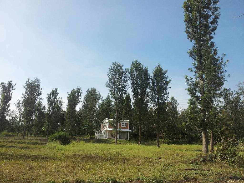 Ути: River Valley Resorts