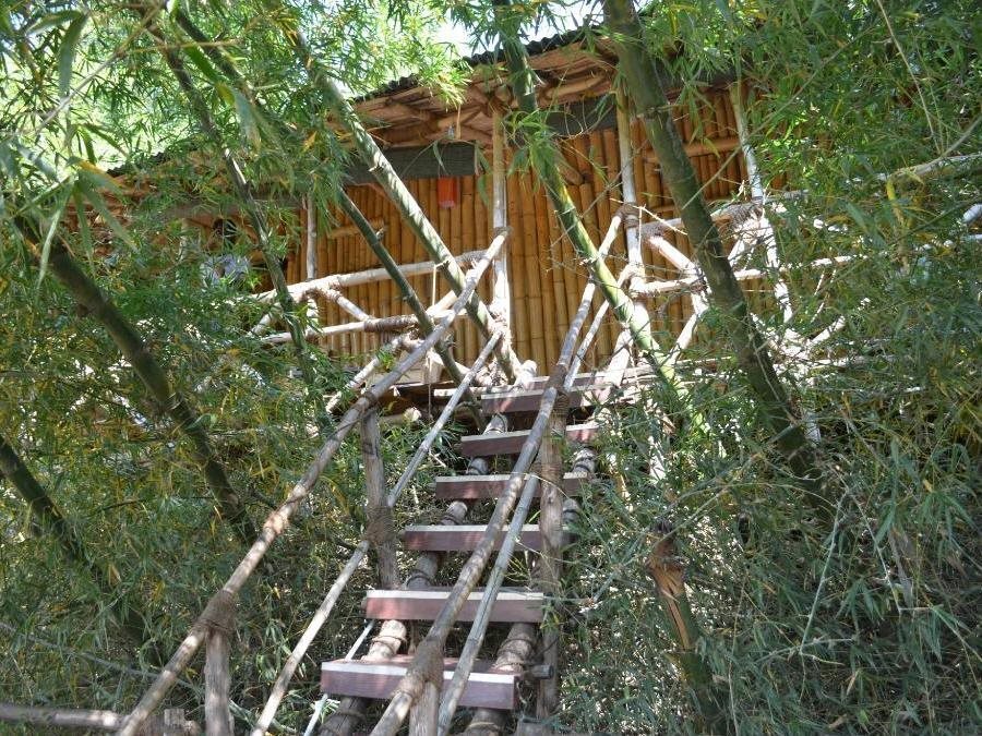 Ути: River Valley Resorts