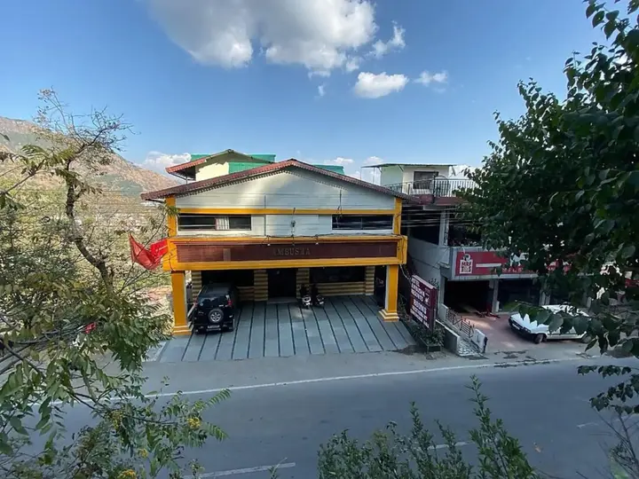 Солан: Hotel Ambusha Resort By OYO Rooms