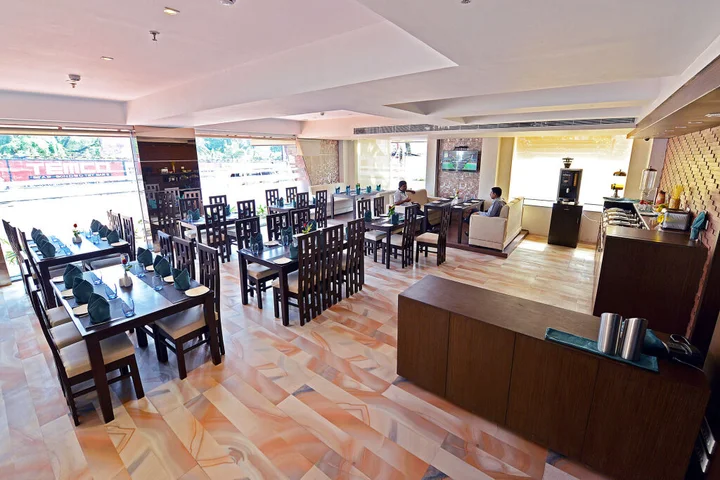 Колката: Ethnotel, Kolkata Airport