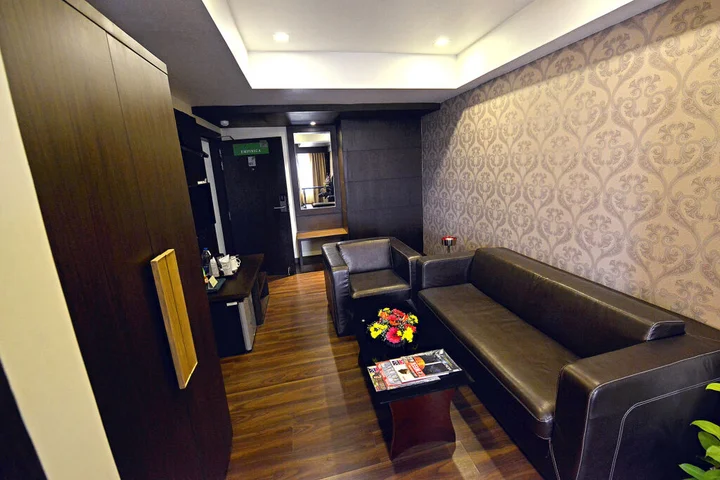 Колката: Ethnotel, Kolkata Airport