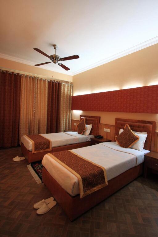 Гангток: Yarlam Portico Resort