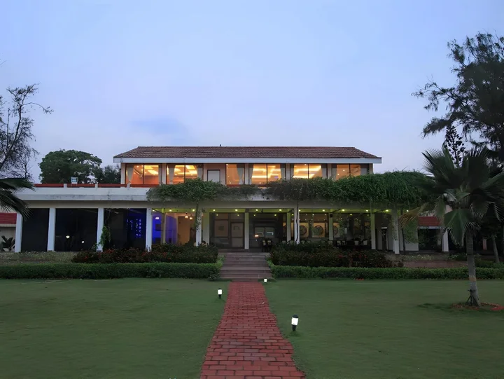 Калапет: The Ashok Beach Resort