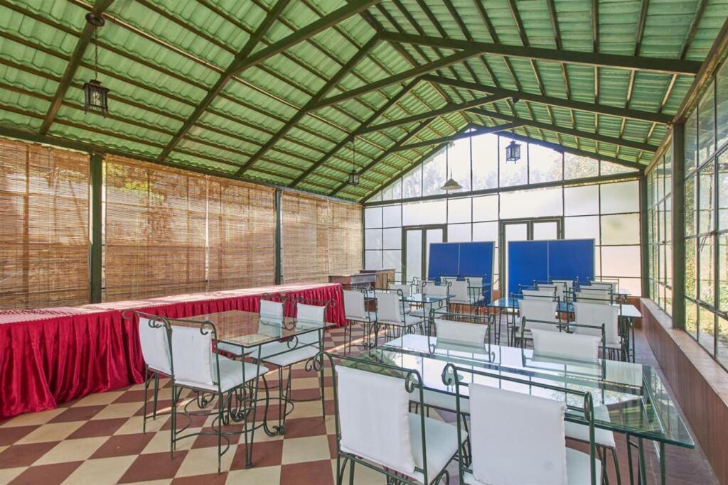 Ути: Sabol Holiday Resorts