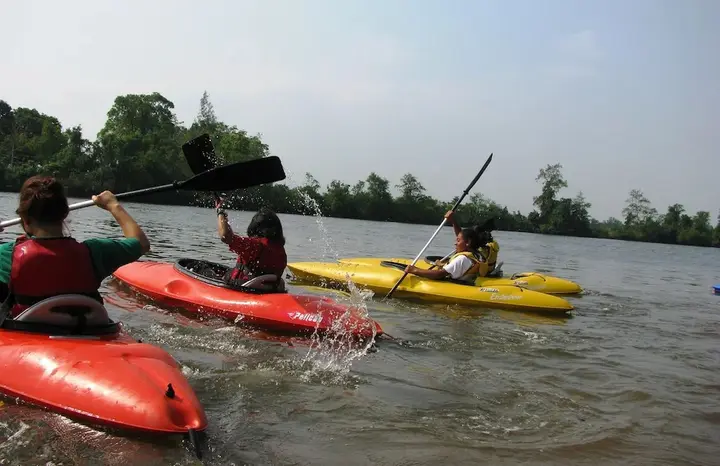 Карвар: Camp Riveredge Paradise