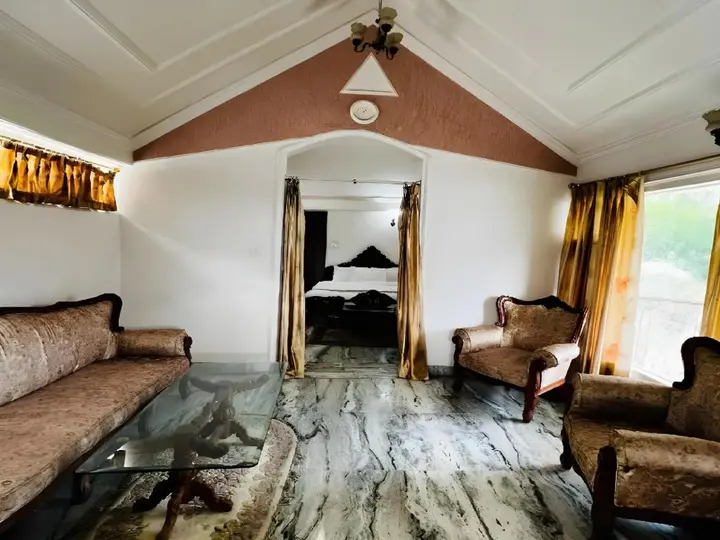 Бхунтар: Mashoo Resorts