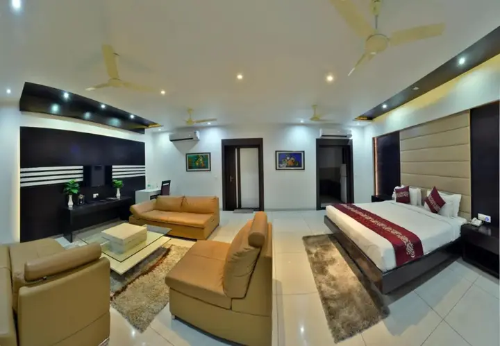 Крепость Jhansi: Jhansi Hotel