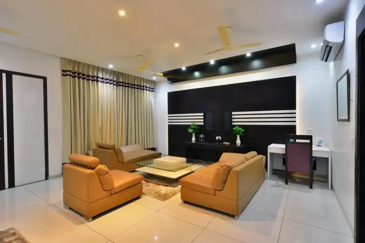 Крепость Jhansi: Jhansi Hotel