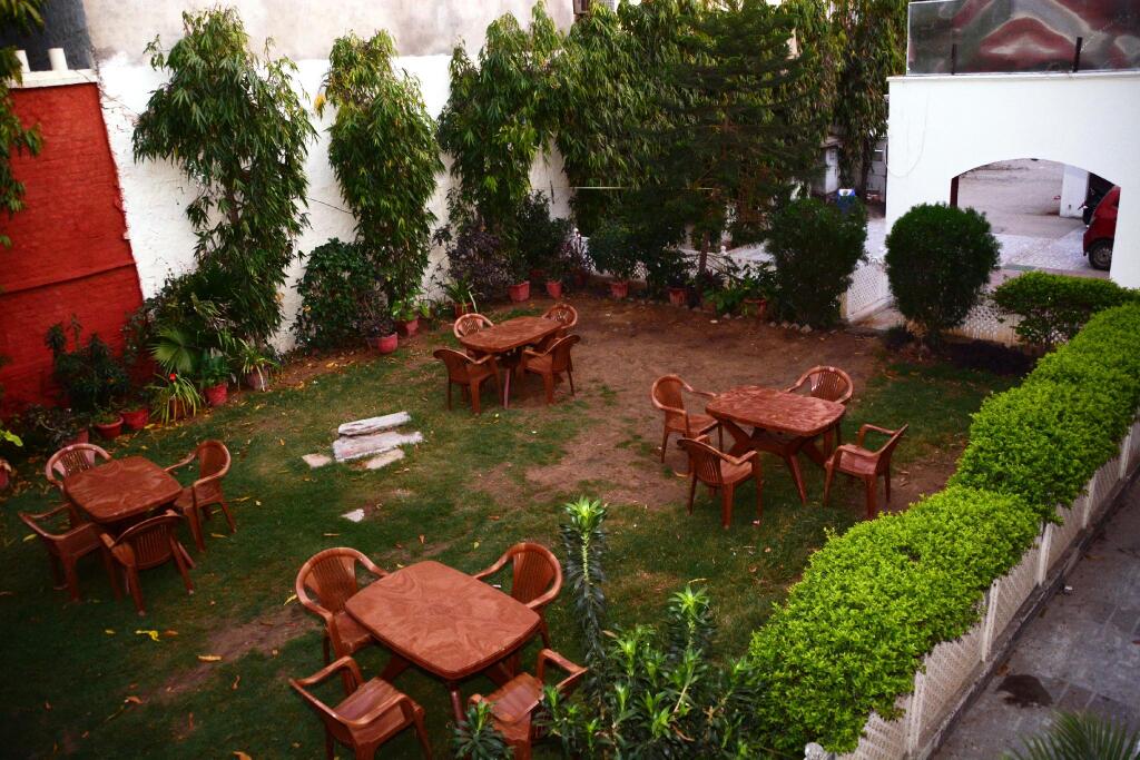 Джайпур: Hotel Sugandh Retreat