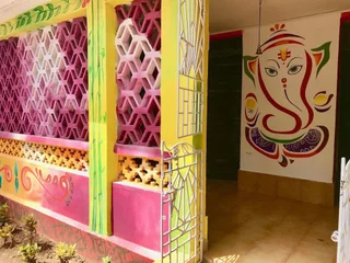 Анджуна: Bricks and Bamboo Hostel