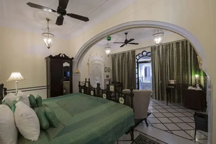 Ачрол: Shahpura Haveli