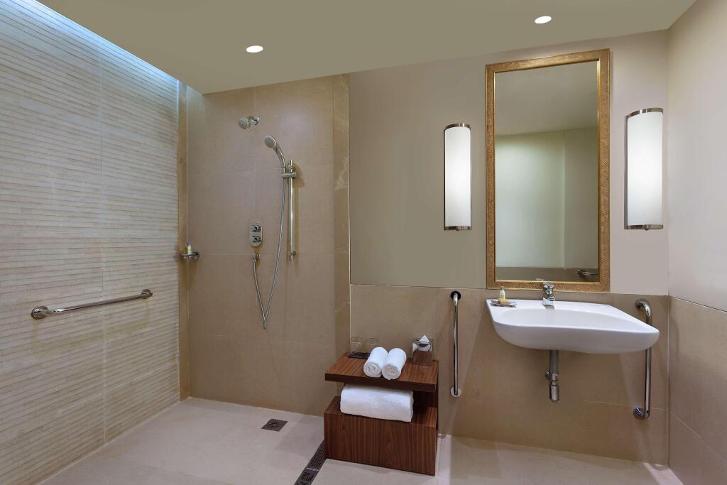 Агра: DoubleTree by Hilton Agra