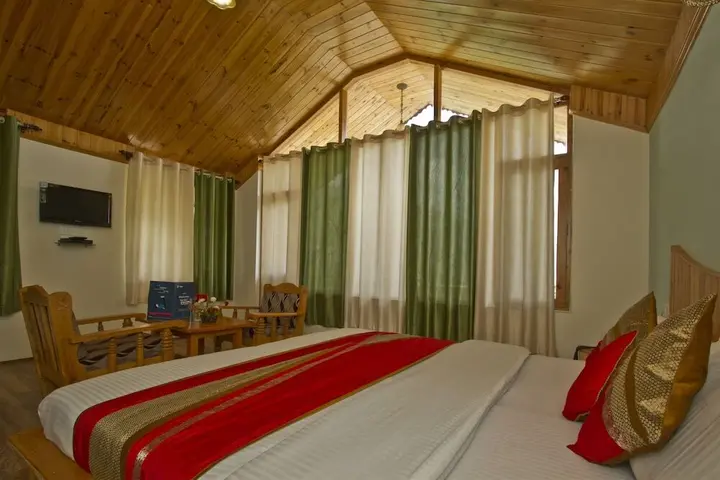 Манали: OYO 8866 Mountain Face Cottage