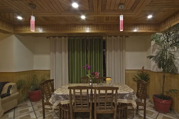 Манали: OYO 8866 Mountain Face Cottage
