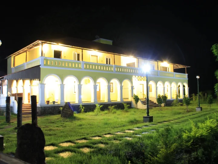 Валпарай: Tiger Hills Resort