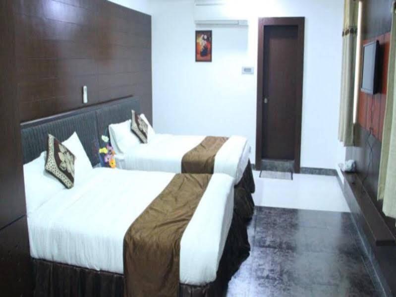 Abinand Grand Hotel — фото 4