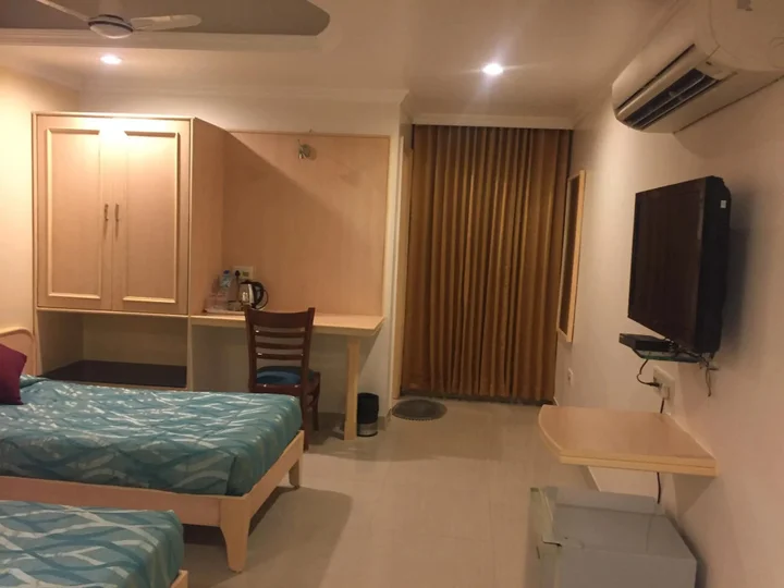 Бхопал: Hotel Sarthak