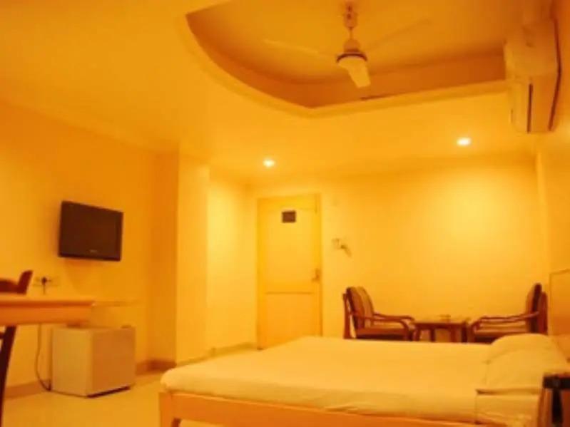 Бхопал: Hotel Sarthak