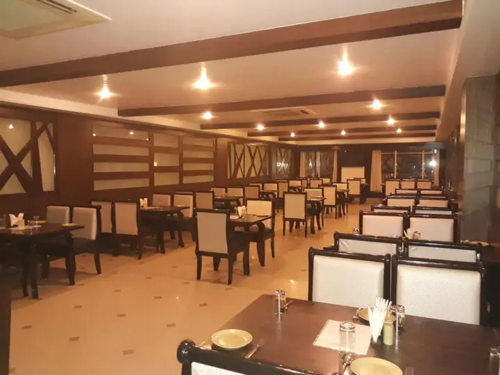 Бхопал: Hotel Sarthak