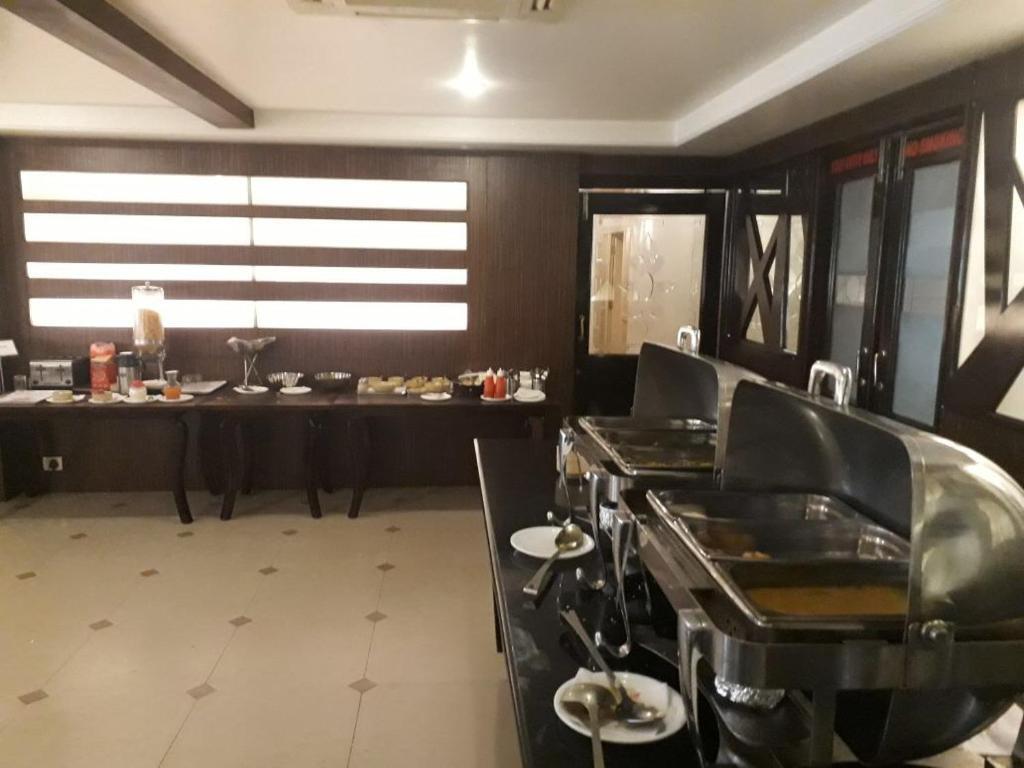 Бхопал: Hotel Sarthak