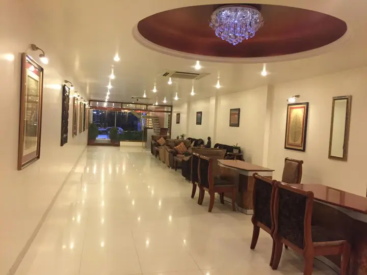 Бхопал: Hotel Sarthak